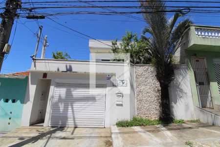 Casa à venda com 240m², 3 quartos e 5 vagasFachada