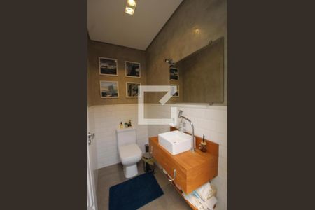 Casa à venda com 240m², 3 quartos e 5 vagasLavabo