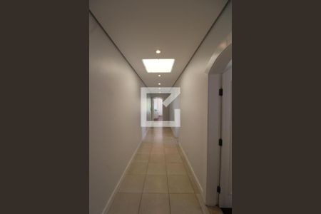 Casa à venda com 240m², 3 quartos e 5 vagasCorredor