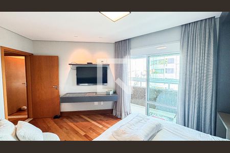 Apartamento à venda com 400m², 5 quartos e 5 vagasSuíte 4