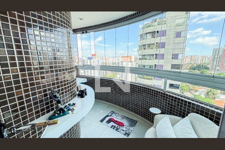 Apartamento à venda com 400m², 5 quartos e 5 vagasSuíte 3 Varanda