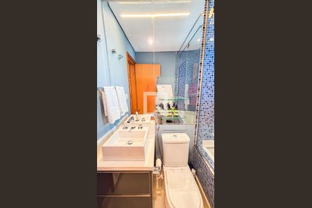 Apartamento à venda com 400m², 5 quartos e 5 vagasBanheiro da Suíte 3