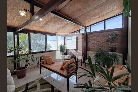 Casa à venda com 354m², 7 quartos e 2 vagas