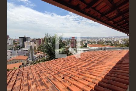 Casa à venda com 354m², 7 quartos e 2 vagas