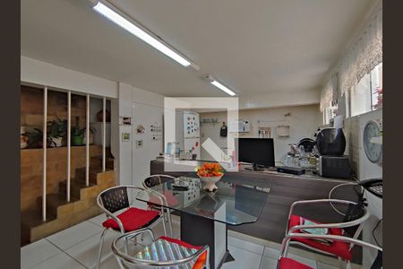 Casa à venda com 354m², 7 quartos e 2 vagas