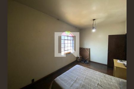 Casa à venda com 320m², 6 quartos e 2 vagas