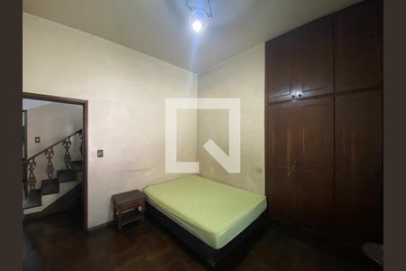 Casa à venda com 320m², 6 quartos e 2 vagas