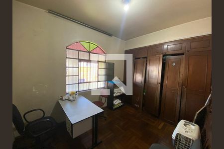 Casa à venda com 320m², 6 quartos e 2 vagas