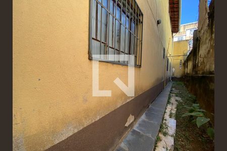 Casa à venda com 184m², 4 quartos e 2 vagas