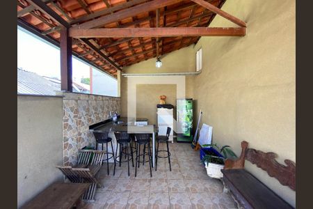Casa à venda com 184m², 4 quartos e 2 vagas