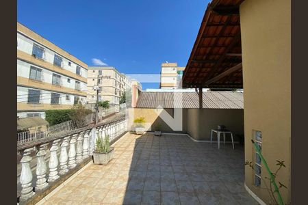Casa à venda com 184m², 4 quartos e 2 vagas
