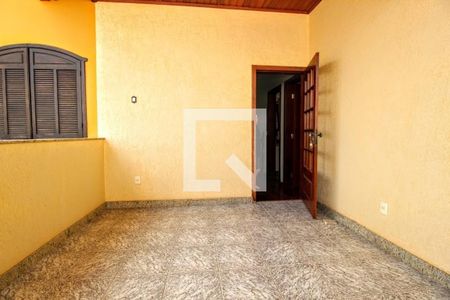 Casa à venda com 250m², 4 quartos e 2 vagas