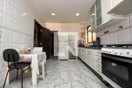 Casa à venda com 250m², 4 quartos e 2 vagas