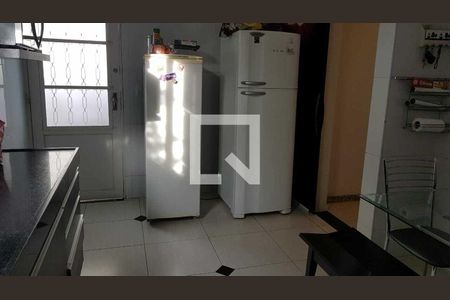 Casa à venda com 281m², 4 quartos e 4 vagas