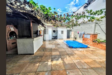 Casa à venda com 240m², 3 quartos e 3 vagas