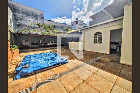 Casa à venda com 240m², 3 quartos e 3 vagas