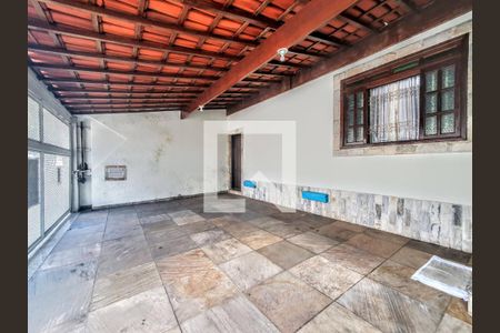 Casa à venda com 240m², 3 quartos e 3 vagas