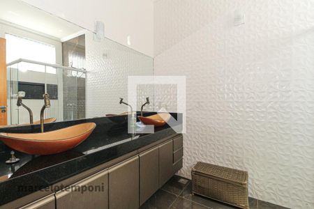 Casa à venda com 180m², 3 quartos e 6 vagas