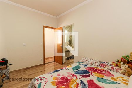 Casa à venda com 180m², 3 quartos e 6 vagas