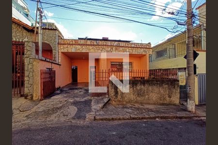 Casa à venda com 316m², 4 quartos e 2 vagas