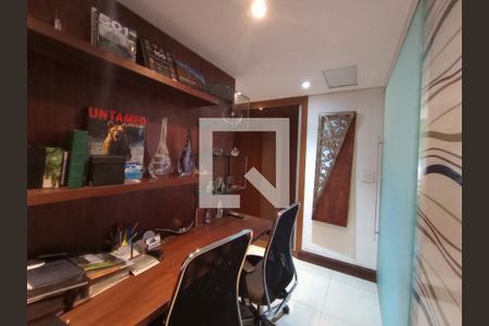 Apartamento à venda com 165m², 2 quartos e 3 vagas