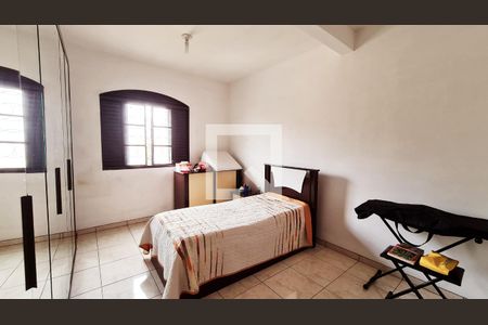 Casa à venda com 236m², 3 quartos e 4 vagas