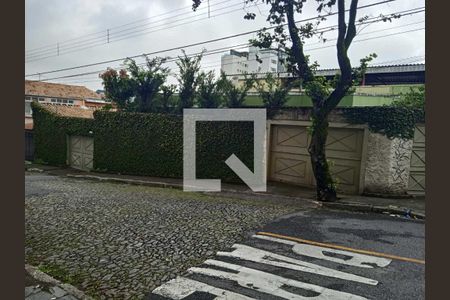 Casa à venda com 240m², 2 quartos e 4 vagas