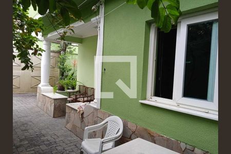 Casa à venda com 240m², 2 quartos e 4 vagas