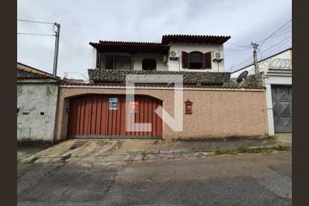 Casa à venda com 427m², 5 quartos e 3 vagas