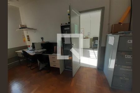 Casa à venda com 654m², 4 quartos e 3 vagas