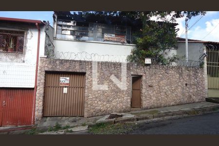 Casa à venda com 654m², 4 quartos e 3 vagas