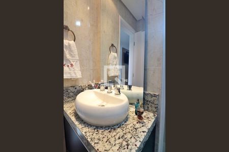 Casa à venda com 161m², 3 quartos e 4 vagasBanheiro do Quarto 1 - Suíte