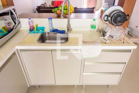 Casa à venda com 105m², 2 quartos e 2 vagas Casa à venda com 105m², 2 quartos e 2 vagasCozinha