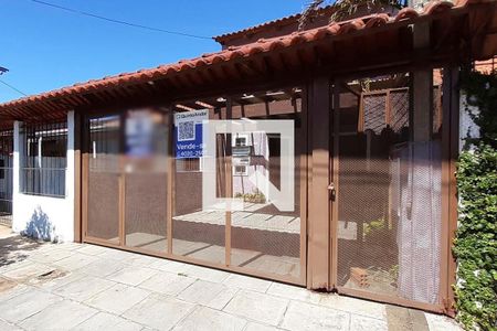 Casa à venda com 105m², 2 quartos e 2 vagas Casa à venda com 105m², 2 quartos e 2 vagasFachada