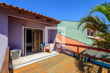 Casa à venda com 105m², 2 quartos e 2 vagas Casa à venda com 105m², 2 quartos e 2 vagasVaranda