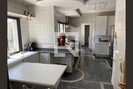 Apartamento à venda com 225m², 3 quartos e 3 vagas