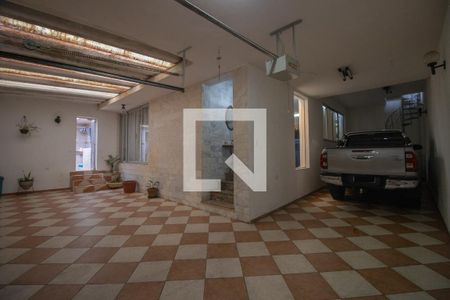 Casa à venda com 256m², 3 quartos e 3 vagas
