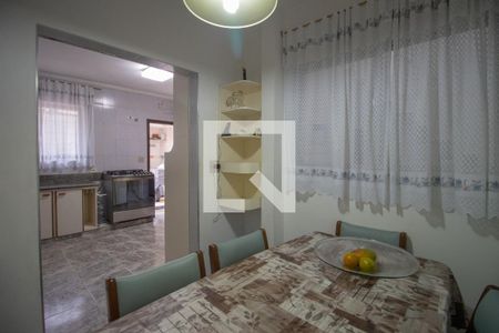 Casa à venda com 256m², 3 quartos e 3 vagas