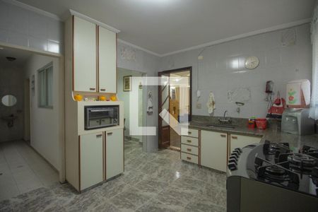 Casa à venda com 256m², 3 quartos e 3 vagas