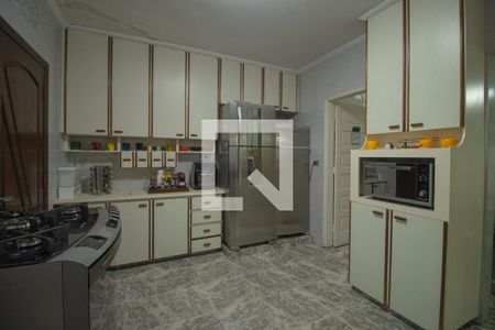 Casa à venda com 256m², 3 quartos e 3 vagas