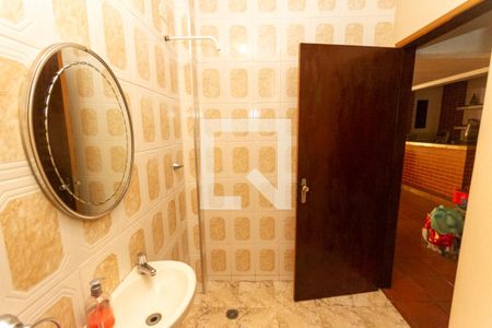 Casa à venda com 440m², 5 quartos e 8 vagas Casa à venda com 440m², 5 quartos e 8 vagasBanheiro da Garagem