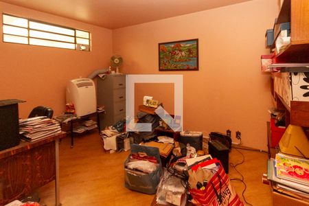 Casa à venda com 440m², 5 quartos e 8 vagas Casa à venda com 440m², 5 quartos e 8 vagasQuarto 03