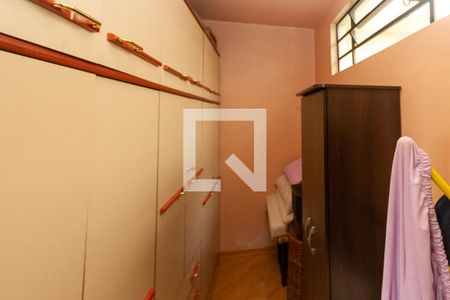 Casa à venda com 440m², 5 quartos e 8 vagas Casa à venda com 440m², 5 quartos e 8 vagasCloset Suite 04