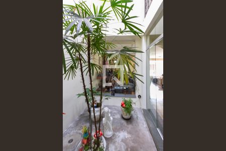 Casa à venda com 440m², 5 quartos e 8 vagas Casa à venda com 440m², 5 quartos e 8 vagasJardim de inverno