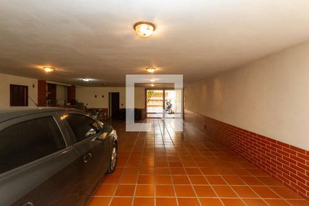Casa à venda com 440m², 5 quartos e 8 vagas Casa à venda com 440m², 5 quartos e 8 vagasGaragem