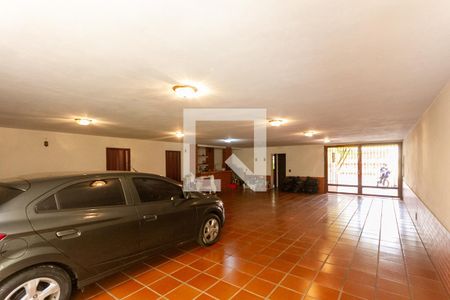 Casa à venda com 440m², 5 quartos e 8 vagas Casa à venda com 440m², 5 quartos e 8 vagasGaragem