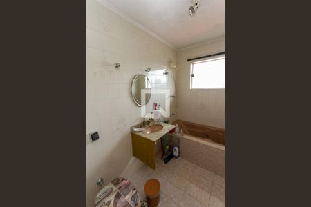 Casa à venda com 440m², 5 quartos e 8 vagas Casa à venda com 440m², 5 quartos e 8 vagasBanheiro da Suite 05