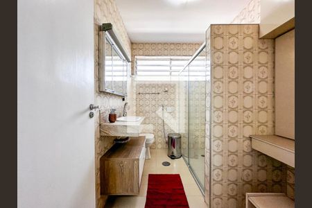 Casa à venda com 165m², 3 quartos e 2 vagasBanheiro