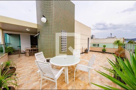 Apartamento à venda com 220m², 4 quartos e 2 vagasCobertura