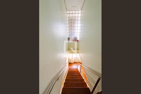 Apartamento à venda com 220m², 4 quartos e 2 vagasEscada